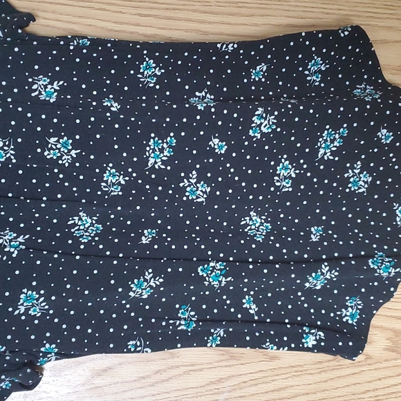 Ladies top - Picture 3 of 6